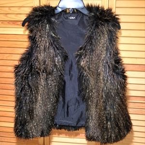 LUMA Italy Faux Fur Vest size M